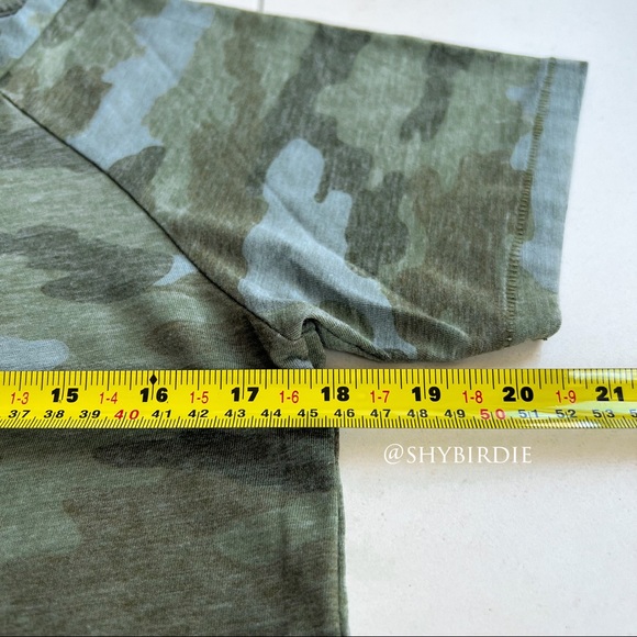 NEW AE Camo V-Neck T-Shirt - Picture 9 of 10